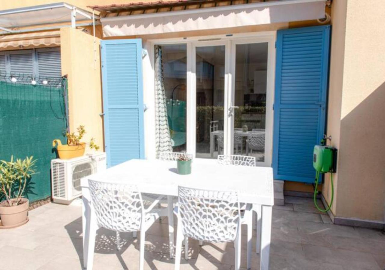 Mazet - A 300M De La Plage / Terrasse / Wifi / La Conciergerie Varoise La Londe-les-Maures Exterior foto